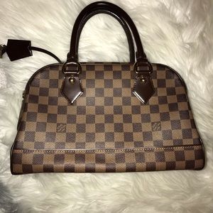 ❤️SOLD❤️Authentic Damier Ebene Handbag